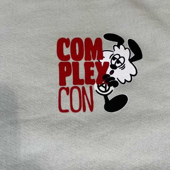 Complex Con x Verdy Crewneck Pullover Adult Sz M New - Picture 4 of 7
